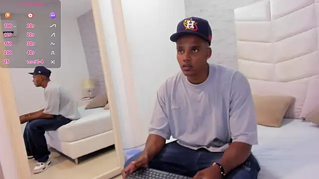 Snapshot of jax_black chatting on November 25, 6:52 pm jax black online show from November 25, 6:52 pm