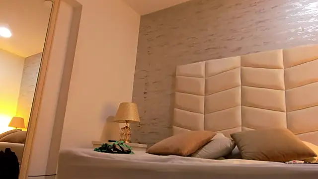 Snapshot of jax_black chatting on December 18, 7:31 pm jax black online show from December 18, 7:31 pm