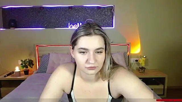 Snapshot of cutieblush chatting on October 14, 9:15 pm cutieblush online show from October 14, 9:15 pm