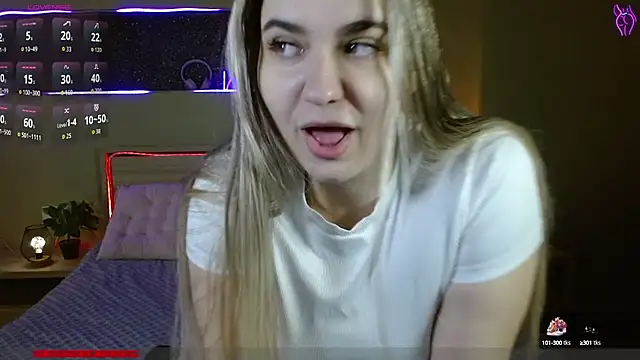 Snapshot of cutieblush chatting on October 15, 3:45 pm cutieblush online show from October 15, 3:45 pm