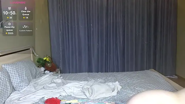 Snapshot of cutieblush chatting on November 19, 9:59 pm cutieblush online show from November 19, 9:59 pm