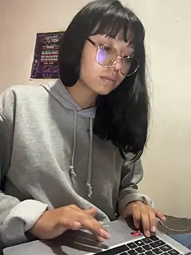 comepitoossss online show from October 12, 12:42 am