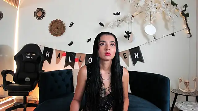 cloe taylor   online show from October 12, 3:27 am