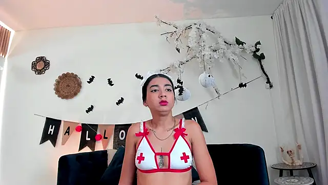 cloe taylor   online show from October 28, 5:11 am