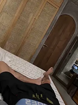 Snapshot of HenryLee1983-cums chatting on November 24, 4:51 pm HenryLee1983-cums online show from November 24, 4:51 pm