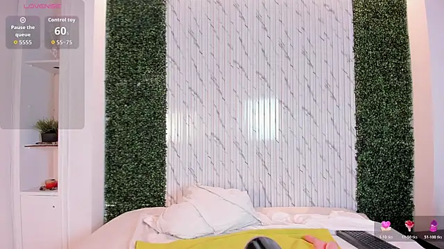 VenusCooper online show from April 21, 2:51 am