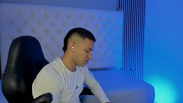 venedic bull online show from February 20, 4:53 am