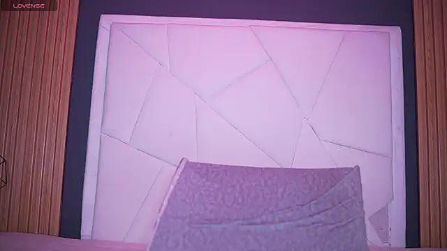 Emily Roberts9 online show from April 1, 1:41 pm