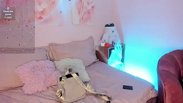 Snapshot of Nikolbrice chatting on October 24, 6:59 pm Nikolbrice online show from October 24, 6:59 pm