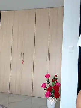 Zoe riivas online show from December 16, 1:27 pm