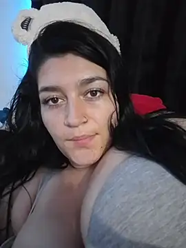 Snapshot of alejitasweet chatting on October 27, 1:42 am alejitasweet online show from October 27, 1:42 am