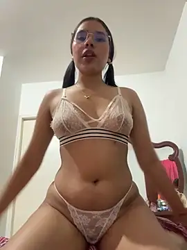 Brianna bunny05 online show from November 2, 3:31 am