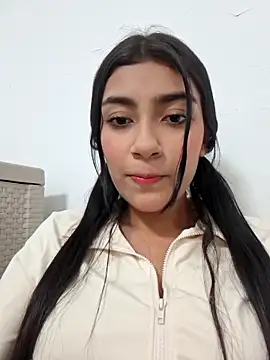 Snapshot of Sweed-virgin-pussy chatting on May 18, 1:45 am Sweed-virgin-pussy online show from May 18, 1:45 am