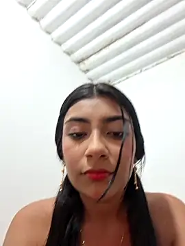 Snapshot of Sweed-virgin-pussy chatting on June 2, 12:01 am Sweed-virgin-pussy online show from June 2, 12:01 am