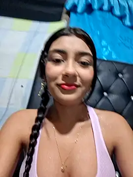 Snapshot of Sweed-virgin-pussy chatting on June 18, 2:23 am Sweed-virgin-pussy online show from June 18, 2:23 am