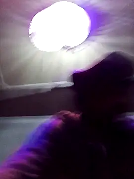 biGgslong01 online show from April 17, 5:05 pm