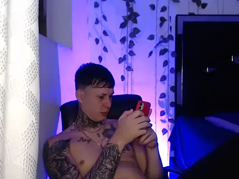 Snapshot of monster_Dickdr chatting on October 2, 7:59 am monster Dickdr online show from October 2, 7:59 am