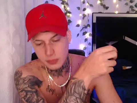 Snapshot of monster_Dickdr chatting on October 11, 5:50 am monster Dickdr online show from October 11, 5:50 am