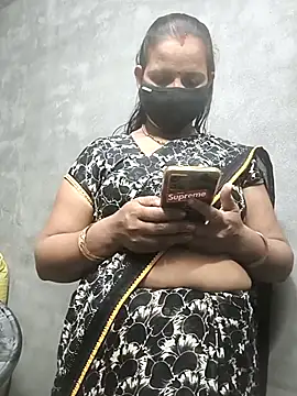 Snapshot of Bhabhi_jaan10 chatting on October 28, 3:47 pm Bhabhi jaan10 online show from October 28, 3:47 pm