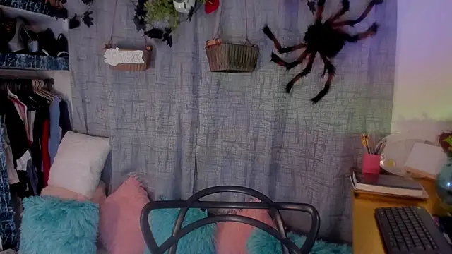 AmaruBloom online show from October 29, 4:15 am