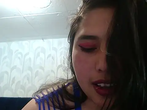 Lovingmoraxx online show from October 16, 2:40 pm