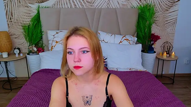 Snapshot of Stellahaart chatting on October 13, 5:07 am Stellahaart online show from October 13, 5:07 am