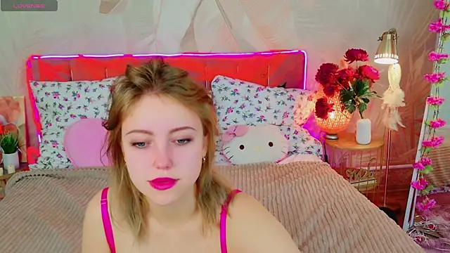 Snapshot of Stellahaart chatting on November 1, 5:20 am Stellahaart online show from November 1, 5:20 am