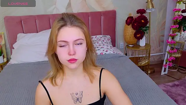 Snapshot of Stellahaart chatting on November 26, 7:20 am Stellahaart online show from November 26, 7:20 am