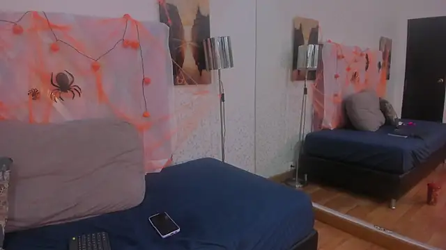 Snapshot of chloejhonson chatting on October 9, 11:41 am chloejhonson online show from October 9, 11:41 am