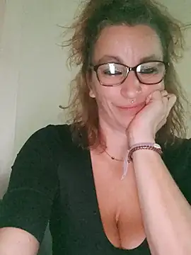 Fifi83Bell online show from November 27, 3:58 pm