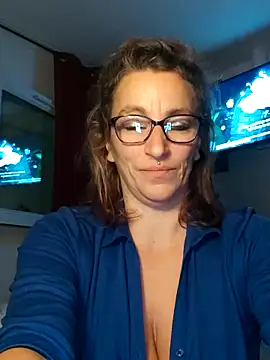 Fifi83Bell online show from December 18, 12:49 am