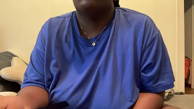 nanaisbackk online show from February 20, 7:32 am