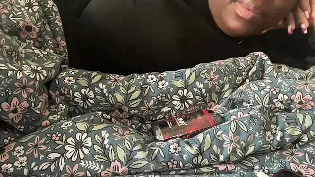 nanaisbackk online show from February 23, 12:13 pm