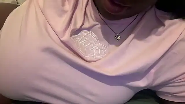 nanaisbackk online show from March 3, 9:53 pm