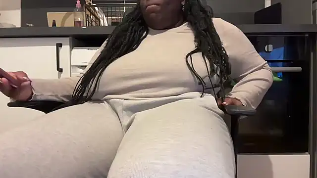 nanaisbackk online show from March 11, 10:27 pm