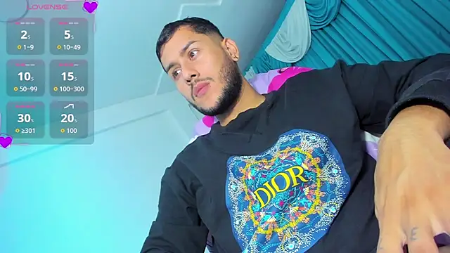 Hot Latino boy  online show from October 17, 4:59 am