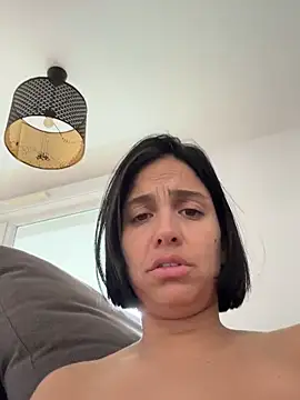 LaPetiteKim online show from October 29, 9:00 am