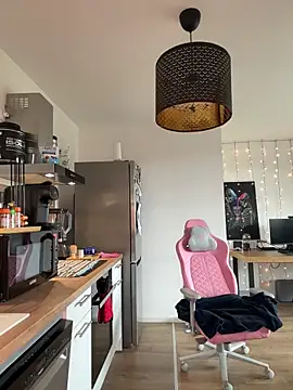 LaPetiteKim online show from February 24, 1:20 pm