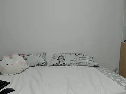 Snapshot of Velira69 chatting on October 24, 7:32 pm Velira69 online show from October 24, 7:32 pm