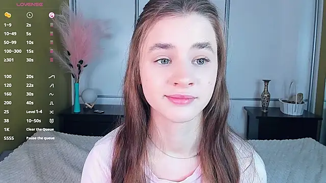 JinnyMcie online show from March 19, 7:23 am