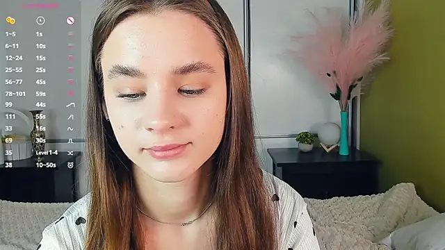 JinnyMcie online show from April 10, 7:46 am