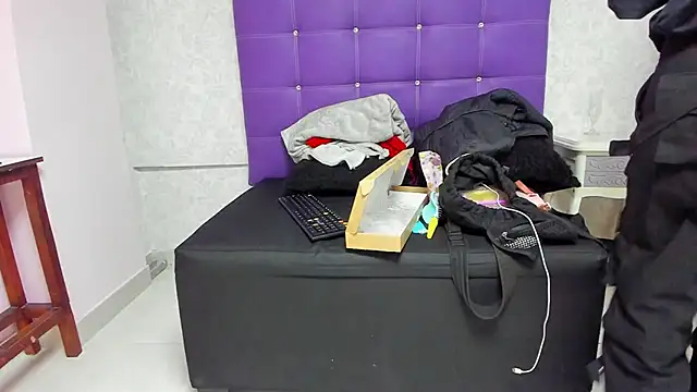 LeaMoreau22 online show from November 6, 11:44 am