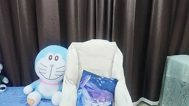 kindbee online show from December 2, 10:42 am