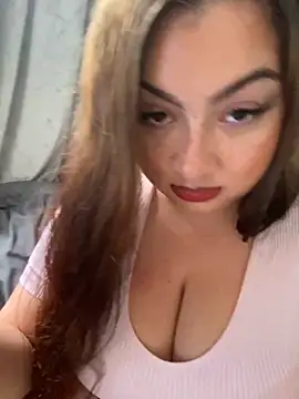 MadelineLeah online show from June 15, 6:43 pm