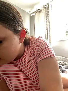 MadelineLeah online show from July 8, 1:59 pm