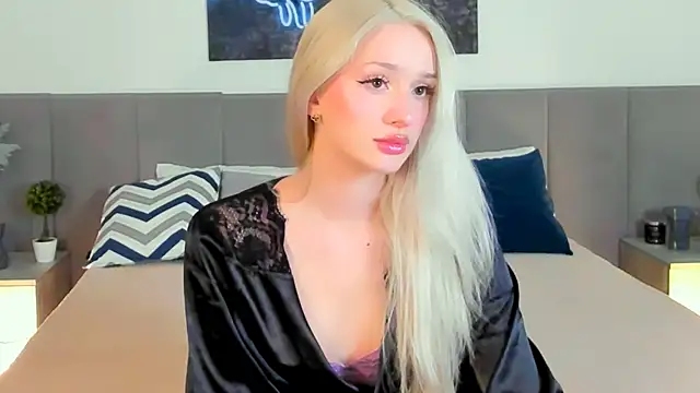 Snapshot of SugarWhisper chatting on November 21, 5:00 pm SugarWhisper online show from November 21, 5:00 pm