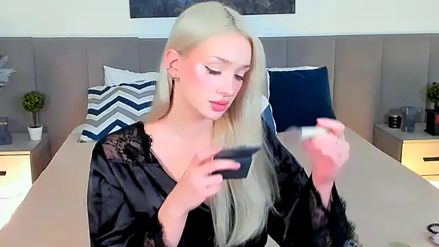 Snapshot of SugarWhisper chatting on November 27, 4:31 pm SugarWhisper online show from November 27, 4:31 pm