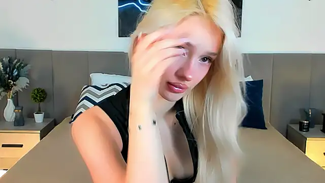 SugarWhisper online show from March 7, 5:10 pm