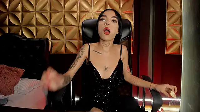 scarlettvelvet  online show from December 4, 4:05 pm