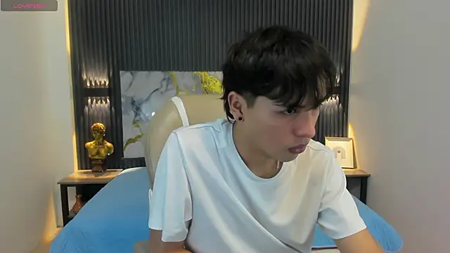 Snapshot of StiwenTwink chatting on October 21, 3:35 pm StiwenTwink online show from October 21, 3:35 pm